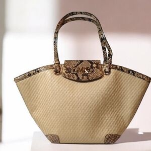Michael Kors Izzy Fan Straw Tote W/Snake-Embossed Leather Trim  Retail 350. EUC